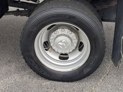 Used 2023 RAM 5500 Tradesman w/ Chrome Appearance Group image 8