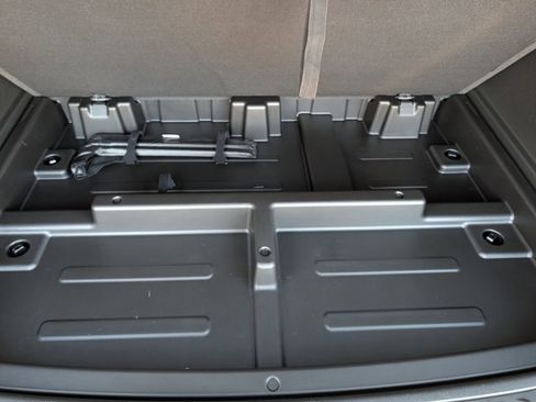 New 2026 GMC Yukon XL Elevation AWD/4WD image 23