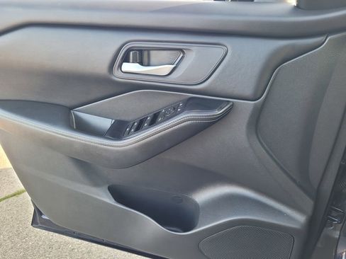 Used 2024 Nissan Rogue SV image 13