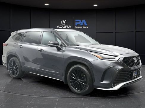 Used 2024 Toyota Highlander XSE AWD/4WD image 29