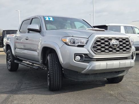 Used 2022 Toyota Tacoma TRD Sport w/ Technology Package RWD image 14