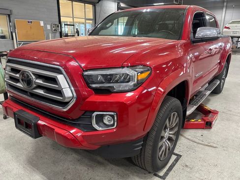 Used 2020 Toyota Tacoma Limited image 1