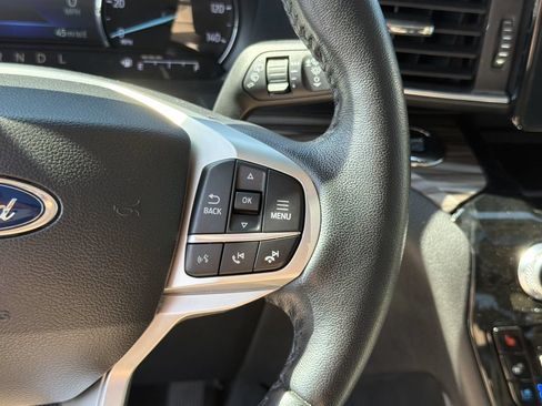 Used 2022 Ford Explorer Limited w/ Equipment Group 301A RWD image 26