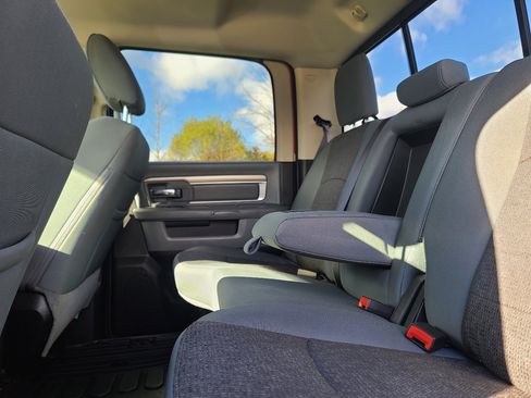 Used 2018 RAM 2500 Big Horn w/ Harvest Edition image 12