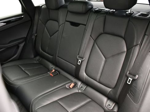 Certified 2026 Porsche Macan AWD/4WD image 46