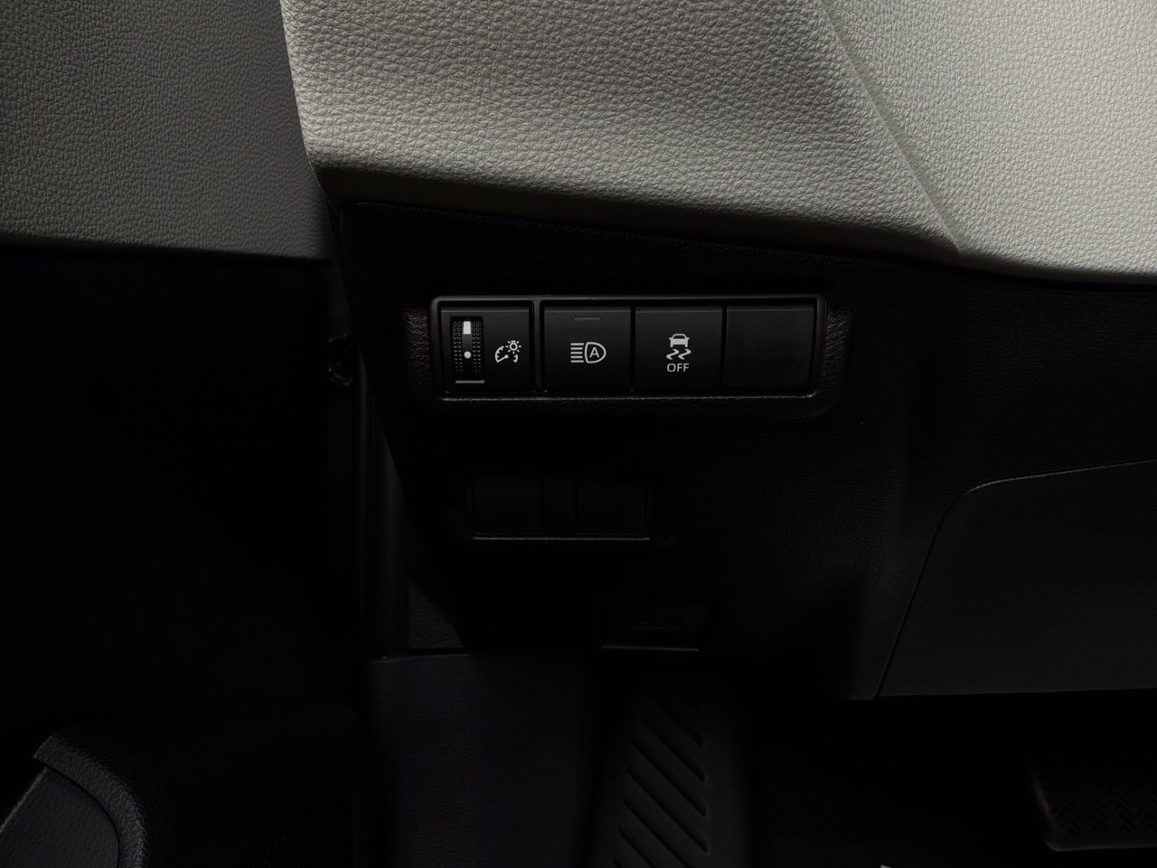 New 2026 Toyota Corolla Cross L FWD image 21