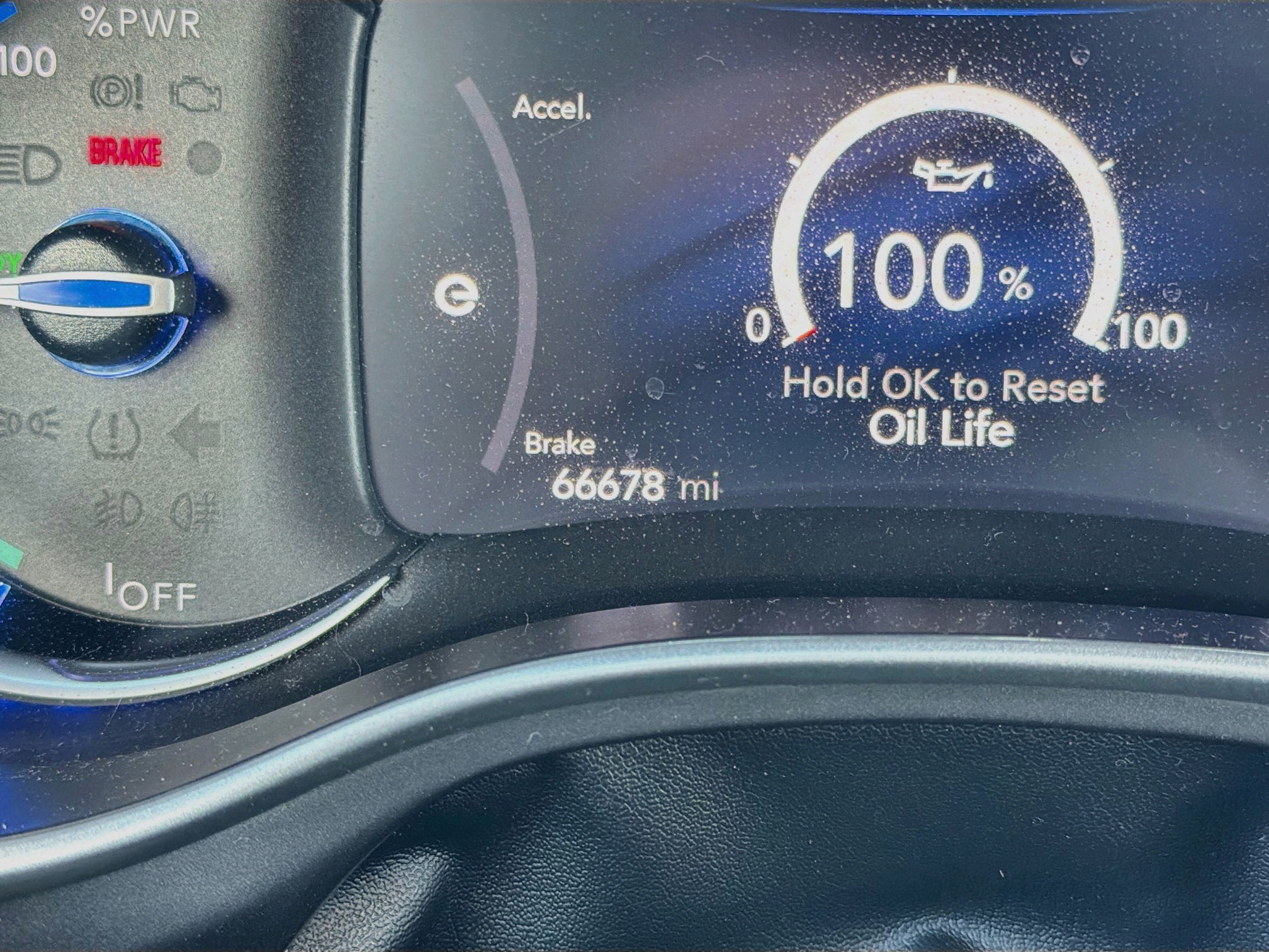 Used 2024 Chrysler Pacifica Limited FWD image 41