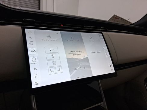 New 2026 Land Rover Range Rover Long Wheelbase SE image 23