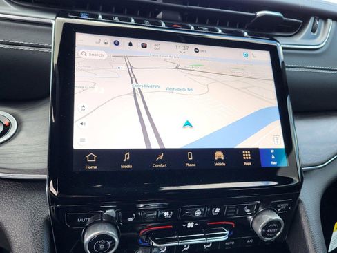 New 2024 Jeep Grand Cherokee Overland w/ Luxury Tech Group IV image 13