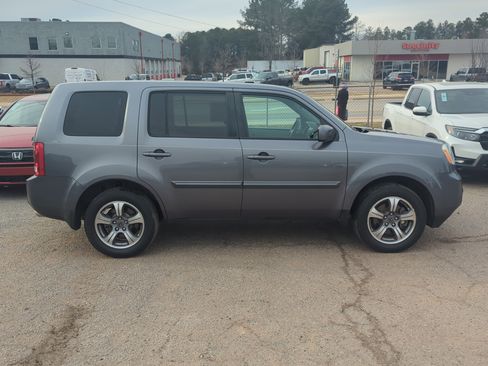 Used 2015 Honda Pilot SE image 2