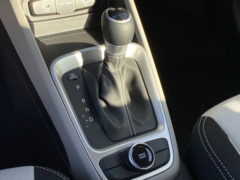 New 2025 Hyundai Venue SEL image 20