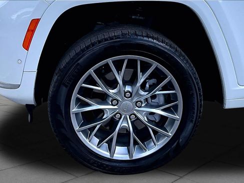 Used 2024 Jeep Grand Cherokee L Summit w/ Advanced Protech Group IV AWD/4WD image 11