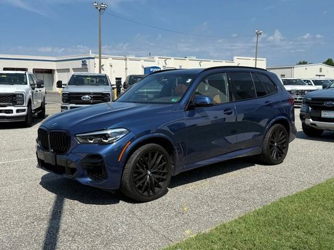 Used 2022 BMW X5 xDrive40i w/ M Sport Package AWD/4WD image 11
