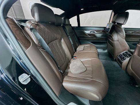 Used 2022 BMW M760i xDrive w/ Luxury Rear Seating Package image 29