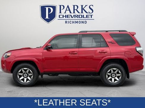 Used 2021 Toyota 4Runner TRD Off-Road Premium w/ Moonroof Package AWD/4WD image 4