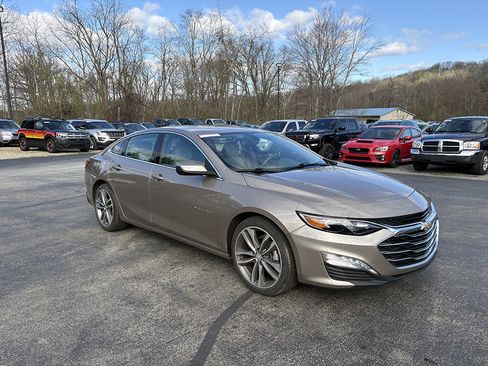 Used 2022 Chevrolet Malibu LT FWD image 4