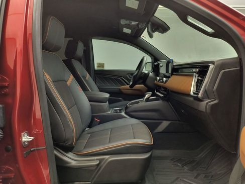 Used 2025 GMC Canyon AT4 AWD/4WD image 28