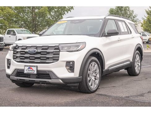 Used 2025 Ford Explorer Active w/ Active Comfort Package AWD/4WD image 7