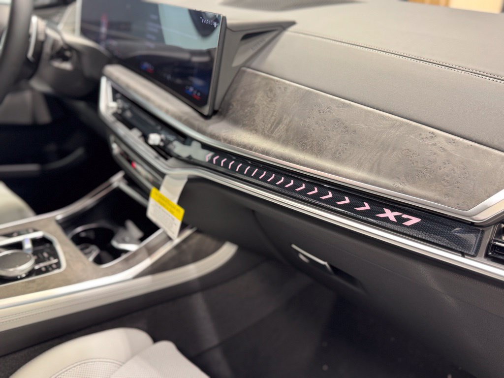 Used 2026 BMW X7 xDrive40i w/ M Sport Package AWD/4WD image 29