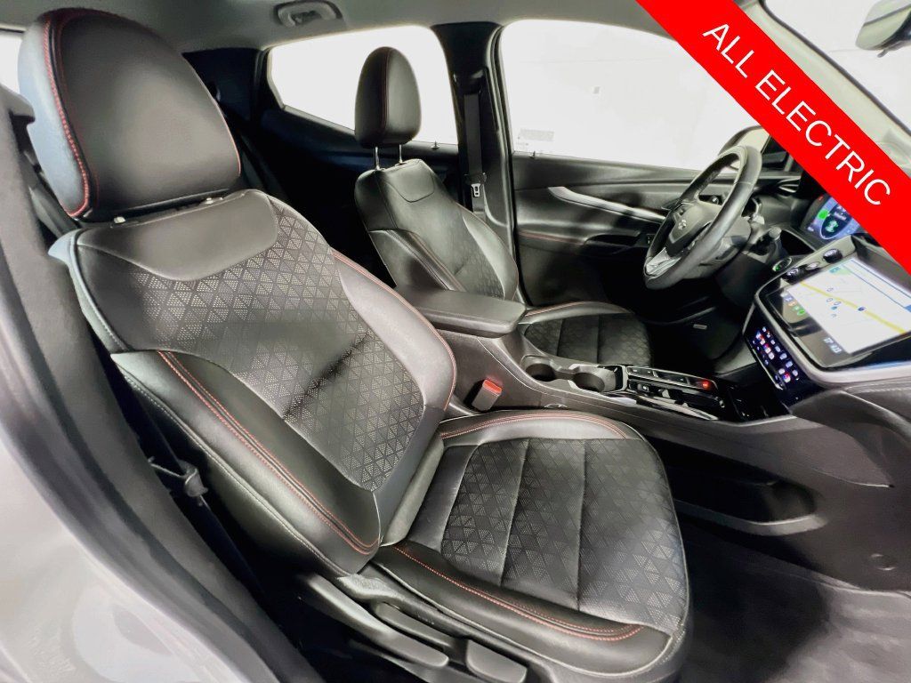 Used 2023 Chevrolet Bolt EUV Premier w/ Sun & Sound Package FWD image 29