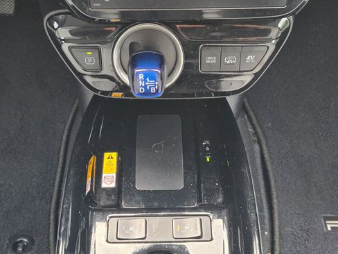 Used 2022 Toyota Prius Prime XLE FWD image 19