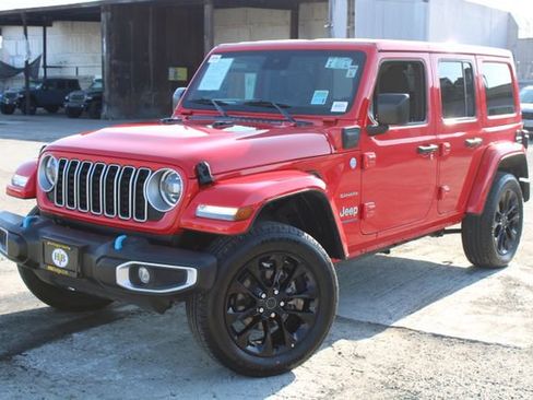 Used 2024 Jeep Wrangler Unlimited Sahara AWD/4WD image 10