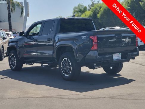 Used 2025 Toyota Tacoma TRD Sport AWD/4WD image 3