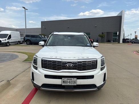 Used 2020 Kia Telluride S FWD image 2