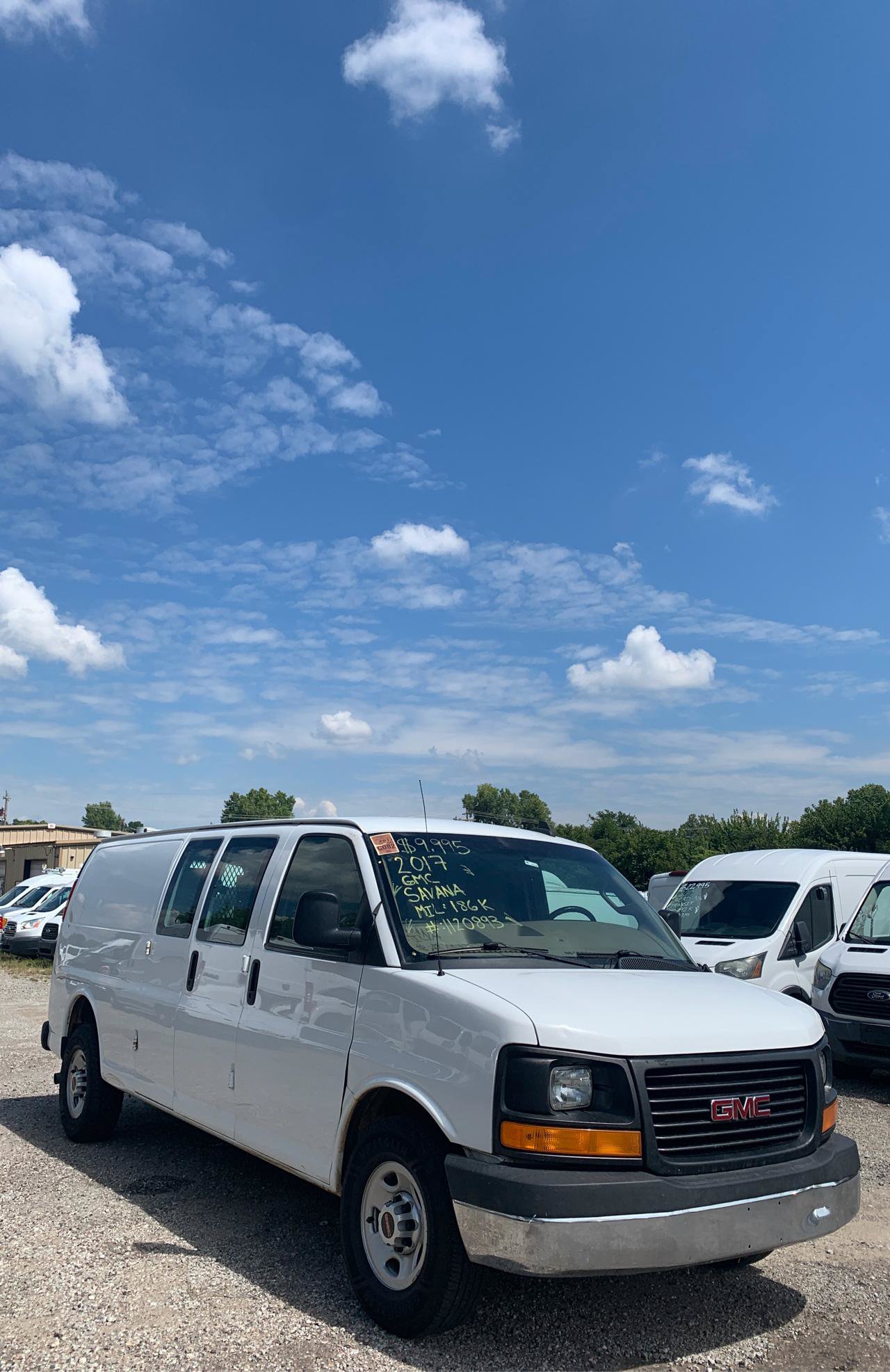 Used 2017 GMC Savana 2500 Extended RWD image 3
