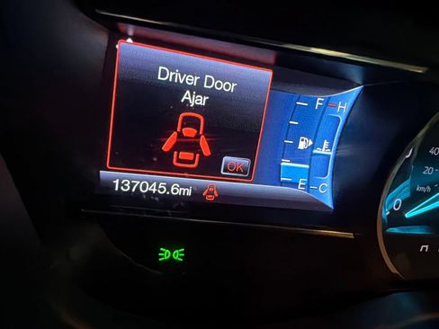 Used 2017 Ford Explorer XLT w/ Equipment Group 202A FWD image 3