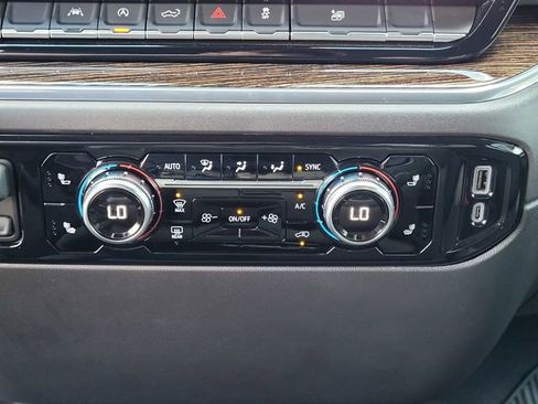 Used 2025 GMC Sierra 1500 SLE w/ Preferred Package image 21