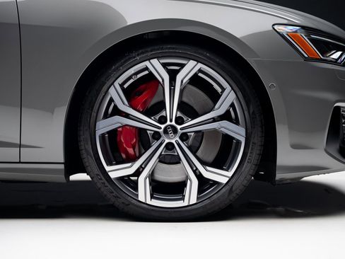 Used 2024 Audi S6 Premium Plus w/ Premium Plus Package image 40