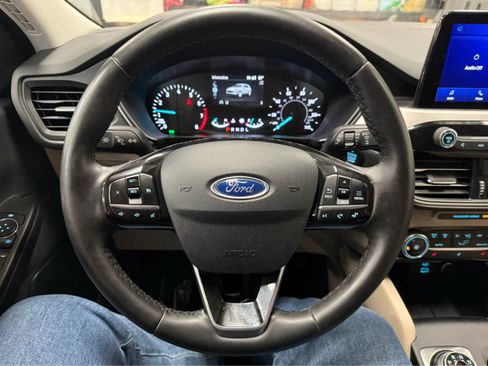 Used 2021 Ford Escape SE w/ Cold Weather Package AWD/4WD image 25