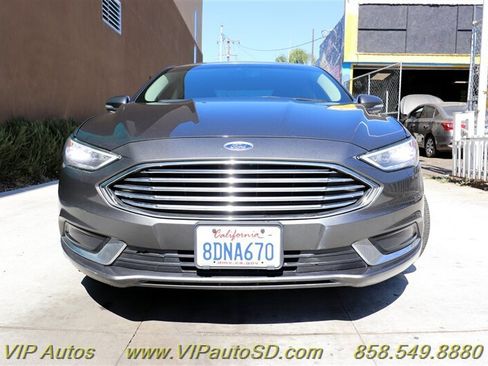 Used 2018 Ford Fusion Energi SE image 3