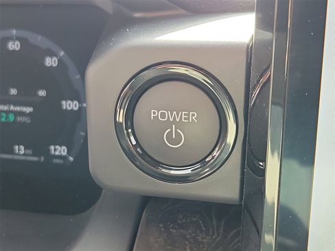 Used 2025 Toyota Tacoma Limited image 29