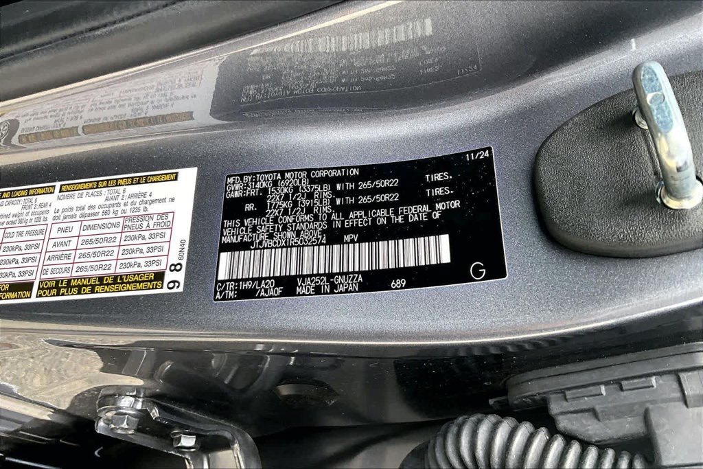 Used 2024 Lexus GX 550 w/ Accessory Package (Z1) AWD/4WD image 37