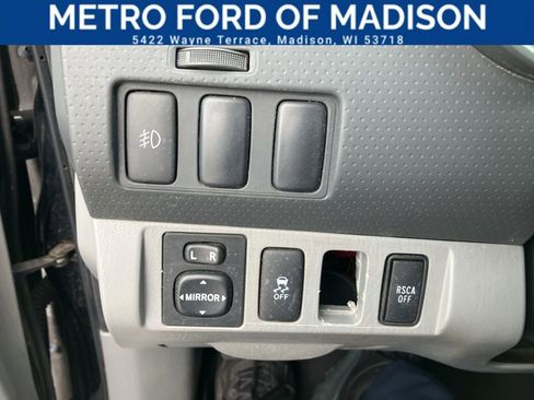 Used 2013 Toyota Tacoma Base image 32