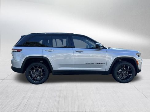 New 2025 Jeep Grand Cherokee Limited image 3