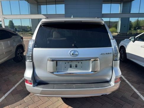 Used 2017 Lexus GX 460 Premium image 3
