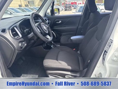 Used 2023 Jeep Renegade Latitude AWD/4WD image 18
