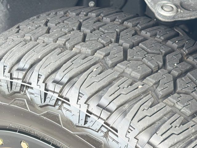 Used 2025 Chevrolet Silverado 1500 LT Trail Boss AWD/4WD image 33
