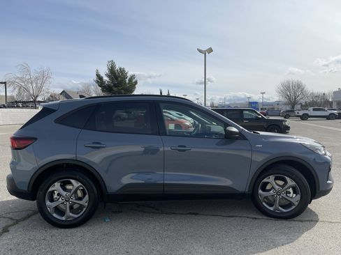 Used 2025 Ford Escape ST-Line w/ Tech Pack #1 image 6