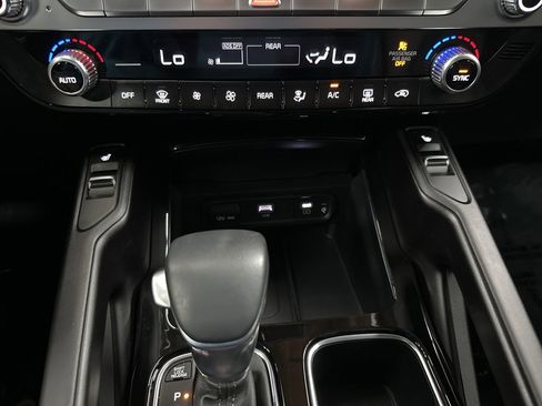 Used 2025 Kia Telluride S image 25