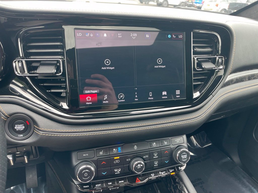 Used 2025 Dodge Durango R/T AWD/4WD image 17