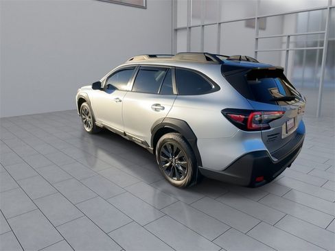 Used 2023 Subaru Outback Onyx Edition image 6