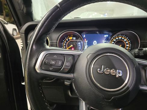 Certified 2021 Jeep Wrangler Unlimited Sahara image 19