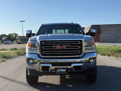 Used 2015 GMC Sierra 2500 SLT w/ Duramax Plus Package AWD/4WD image 7