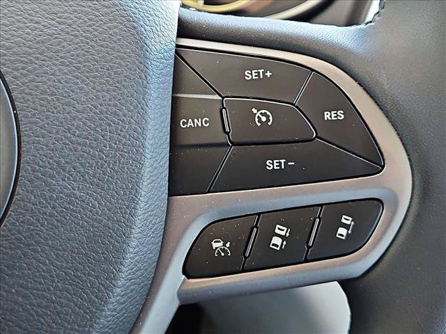 Used 2022 Jeep Cherokee Limited AWD/4WD image 23