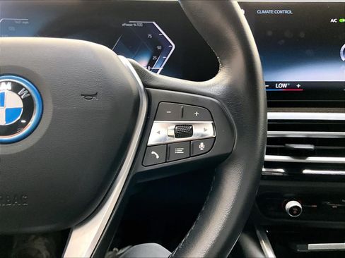 Used 2023 BMW i4 eDrive40 RWD image 21