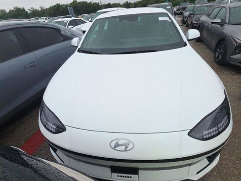 Used 2023 Hyundai Ioniq 6 SEL RWD image 2
